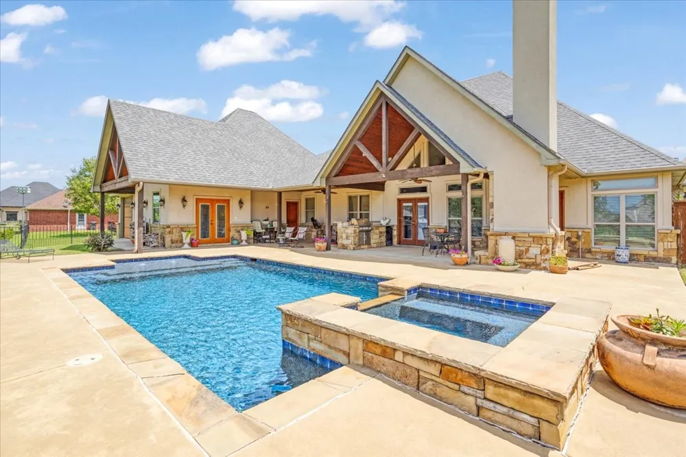 35 S Bob Jones Court Pottsboro, TX 75076