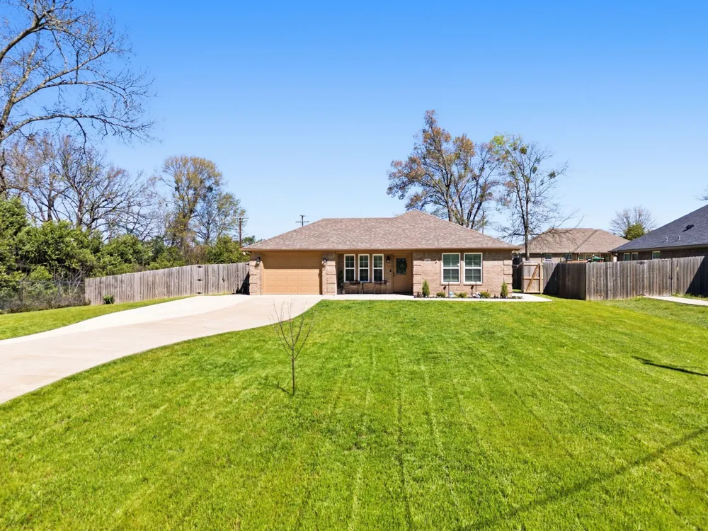 213 Freeman Street Lindale, TX 75771