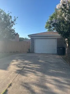 2805 Woodmont Trail