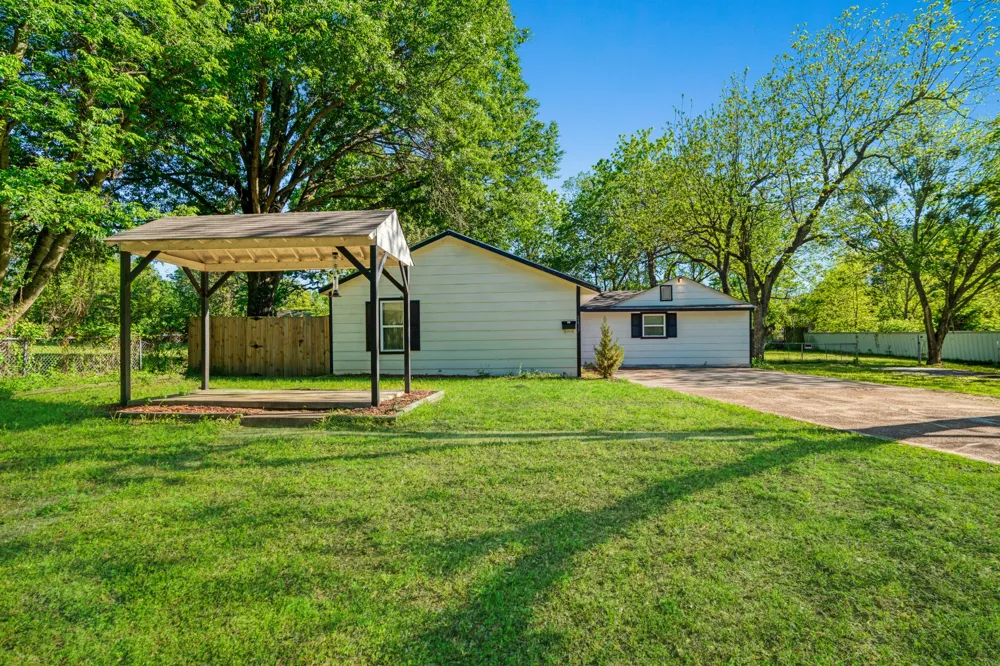 2617 Graham Street Paris, TX 75460