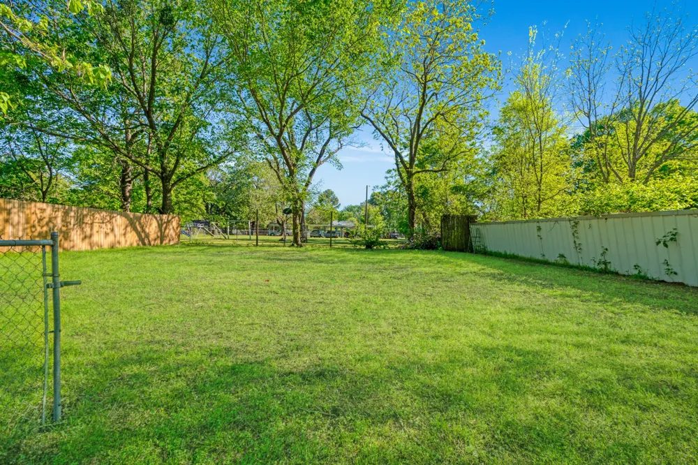 2617 Graham Street Paris, TX 75460