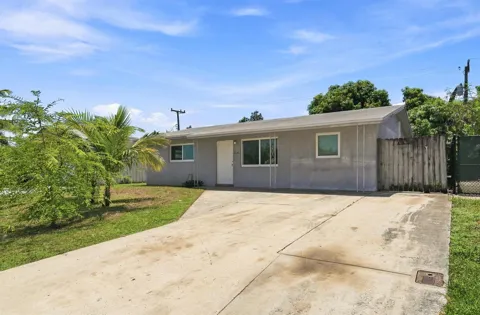 1010 Pinetree Drive