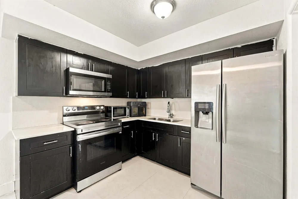 1010 Pinetree Drive Lantana, FL 33462