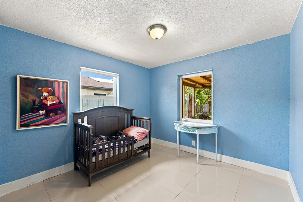 1010 Pinetree Drive Lantana, FL 33462