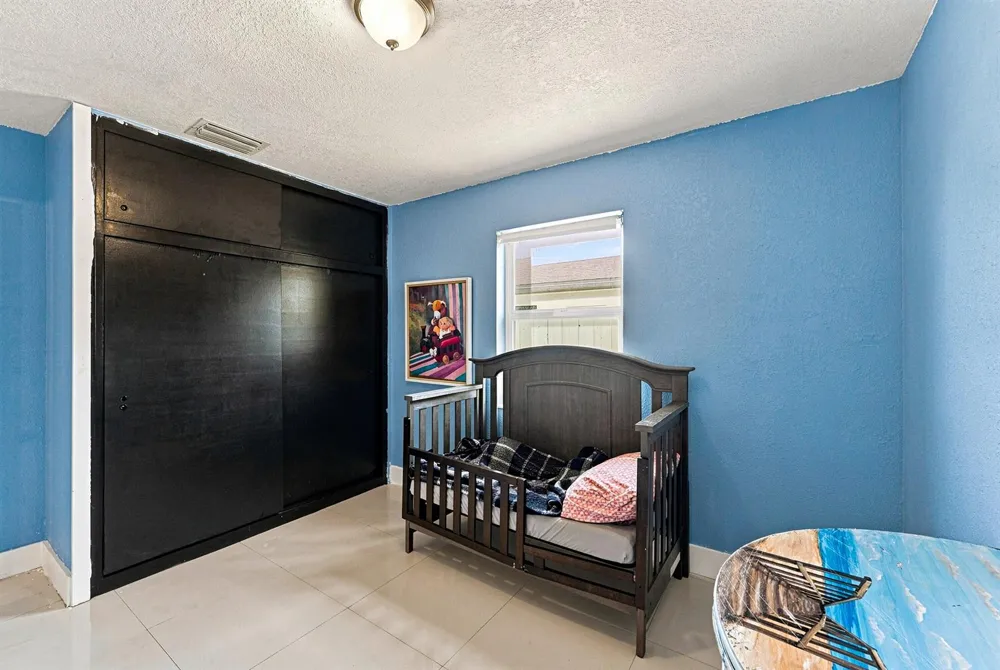 1010 Pinetree Drive Lantana, FL 33462