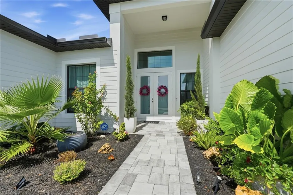 1826 SW 17th Avenue Cape Coral, FL 33991