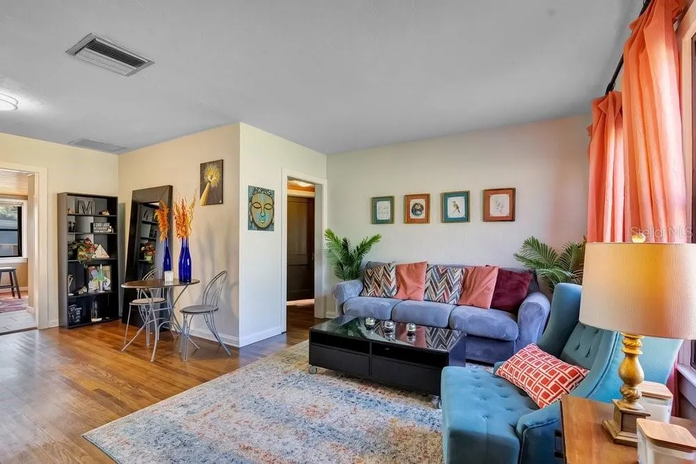 753 FLORAL DRIVE Orlando, FL 32803