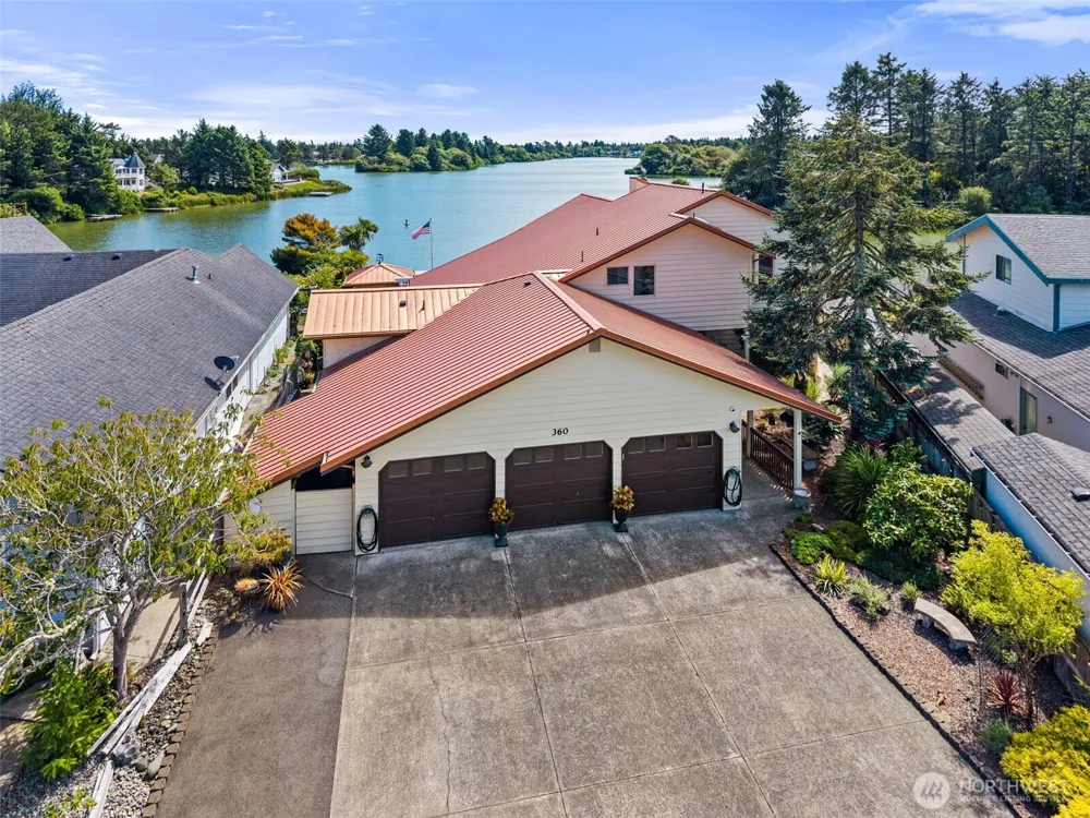 360 Wildwood Avenue SE Ocean Shores, WA 98569