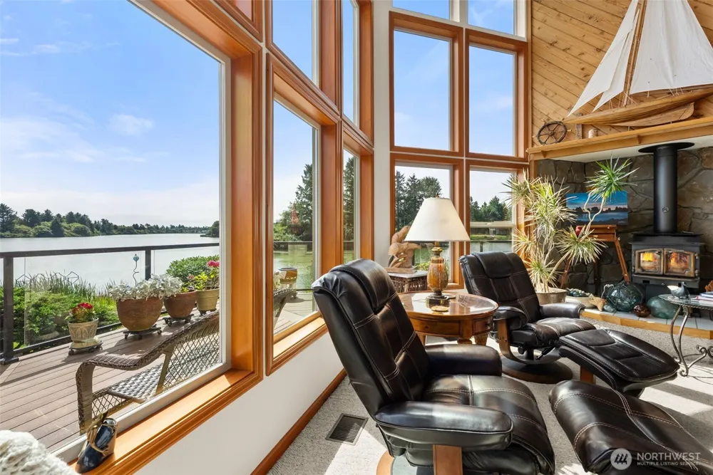 360 Wildwood Avenue SE Ocean Shores, WA 98569