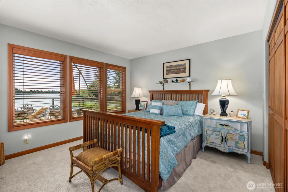 360 Wildwood Avenue SE Ocean Shores, WA 98569