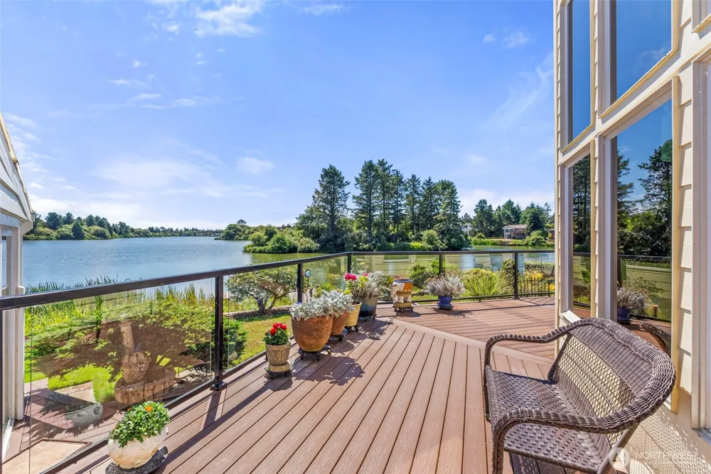 360 Wildwood Avenue SE Ocean Shores, WA 98569