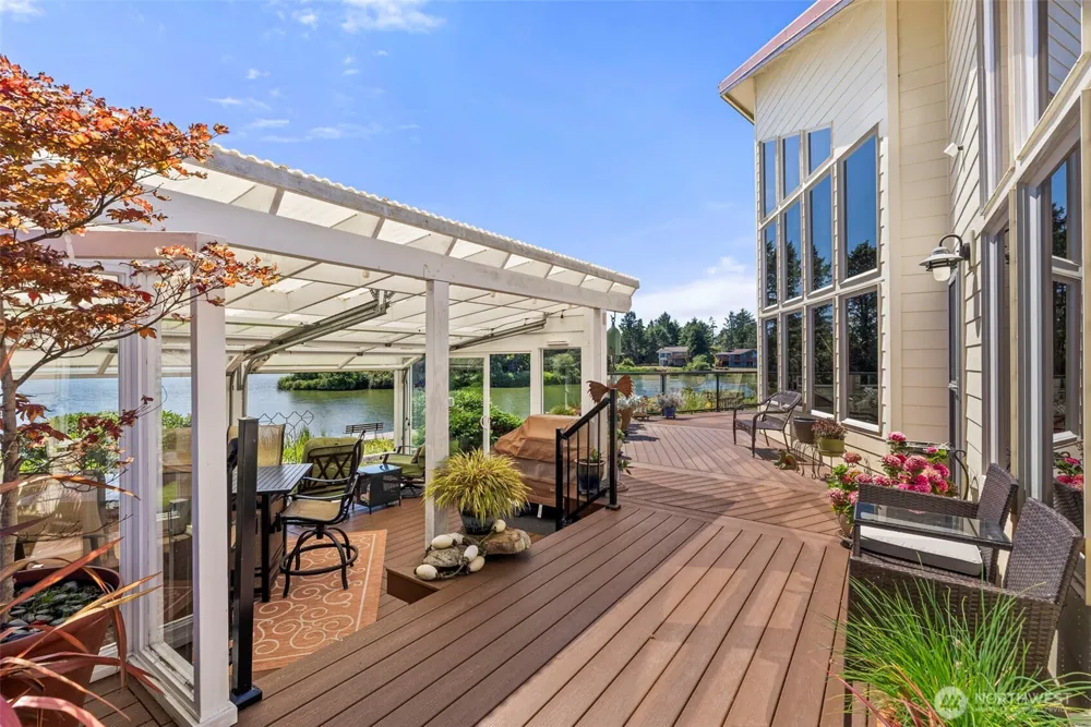 360 Wildwood Avenue SE Ocean Shores, WA 98569