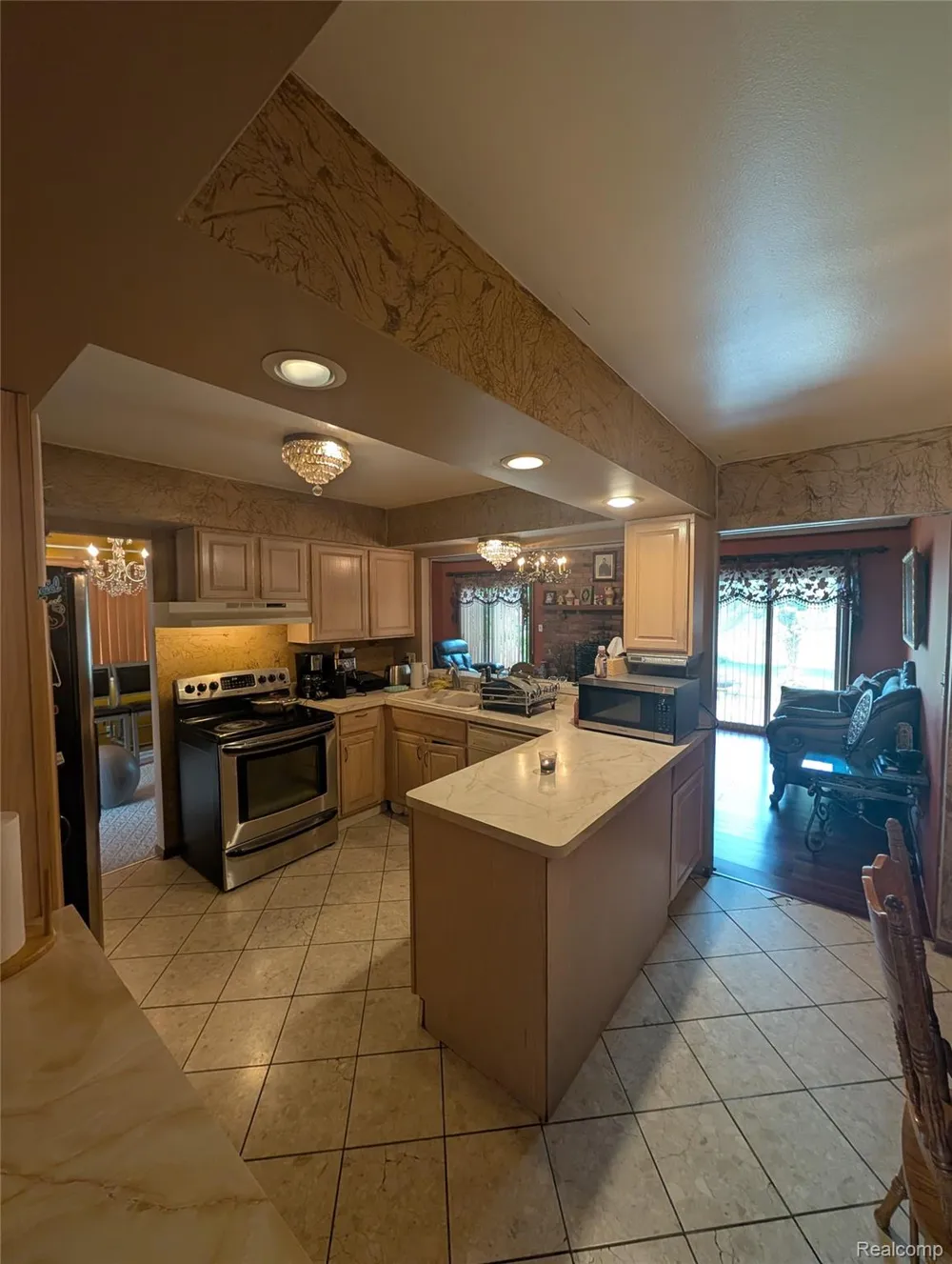 27072 Simone Street Dearborn Heights City, MI 48127