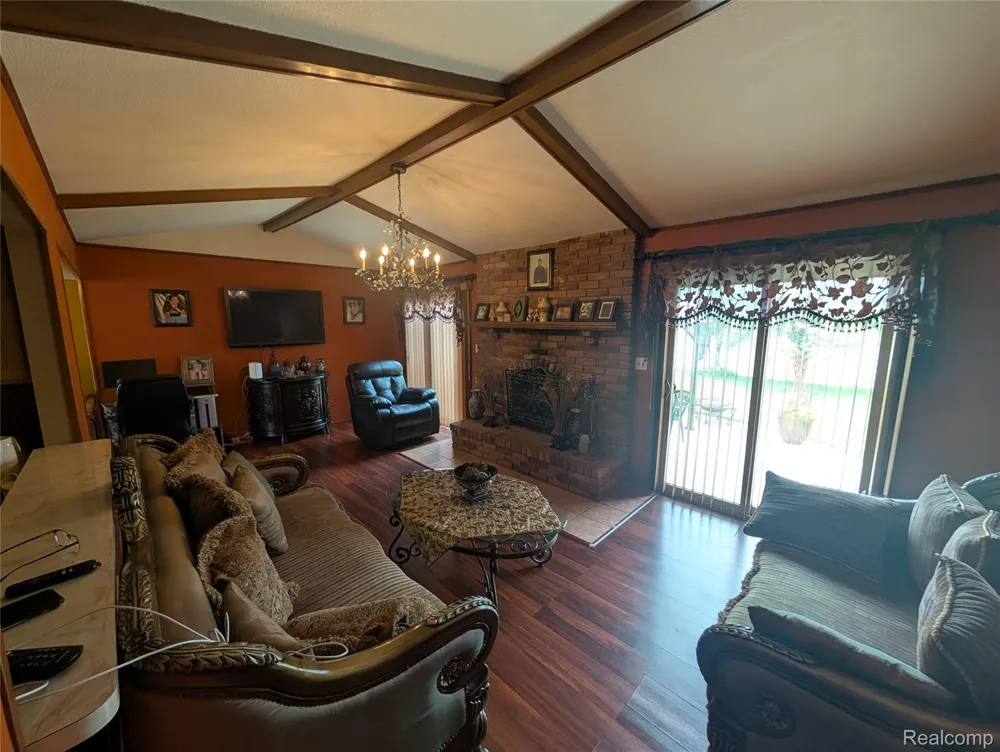 27072 Simone Street Dearborn Heights City, MI 48127