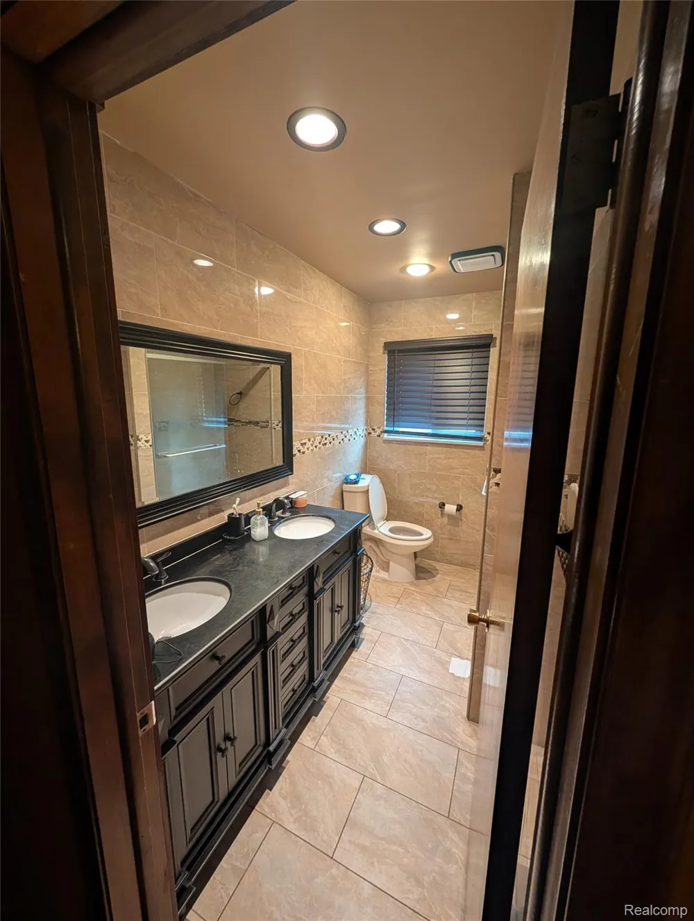 27072 Simone Street Dearborn Heights City, MI 48127