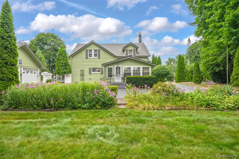 3841 Covert Road Waterford Charter Township, MI 48328