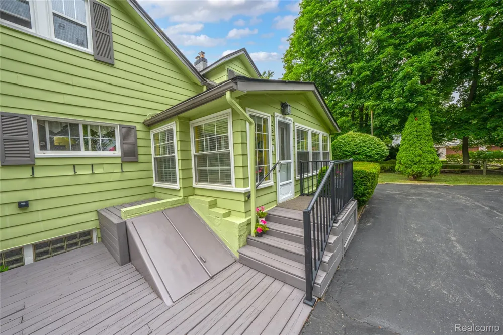 3841 Covert Road Waterford Charter Township, MI 48328