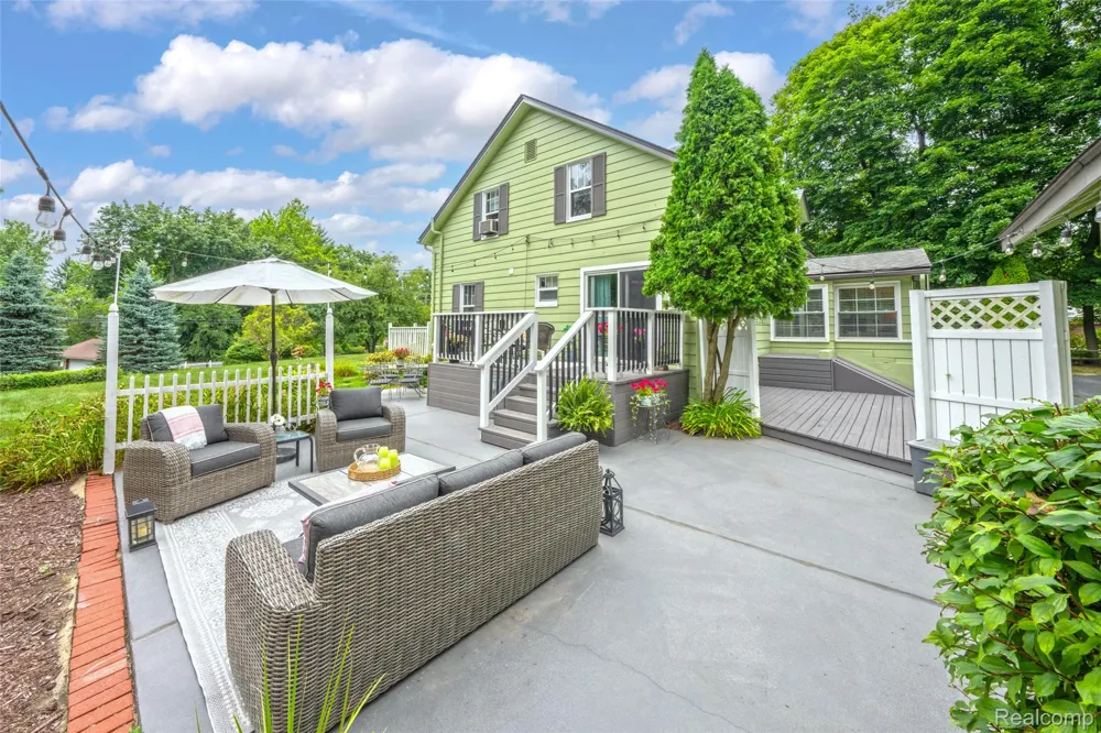 3841 Covert Road Waterford Charter Township, MI 48328