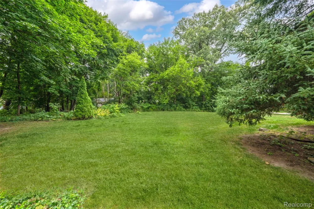 3841 Covert Road Waterford Charter Township, MI 48328