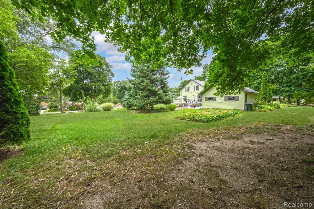 3841 Covert Road Waterford Charter Township, MI 48328