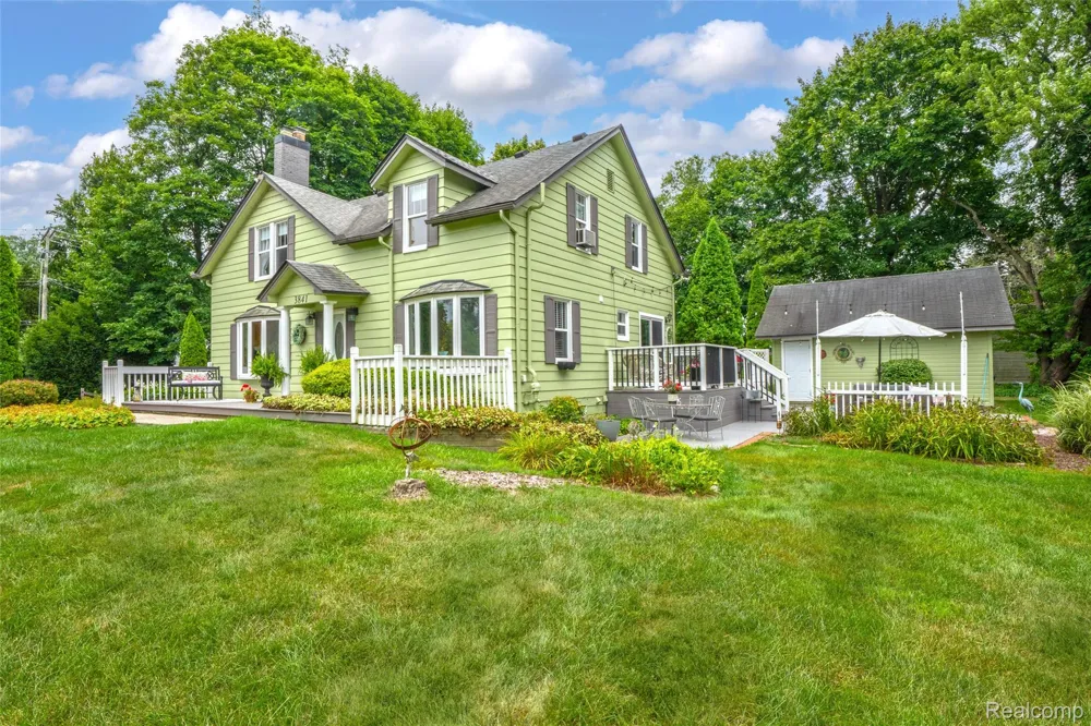 3841 Covert Road Waterford Charter Township, MI 48328