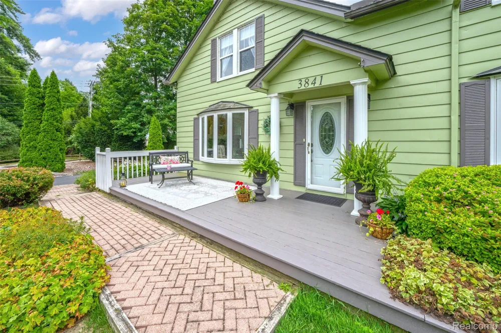 3841 Covert Road Waterford Charter Township, MI 48328