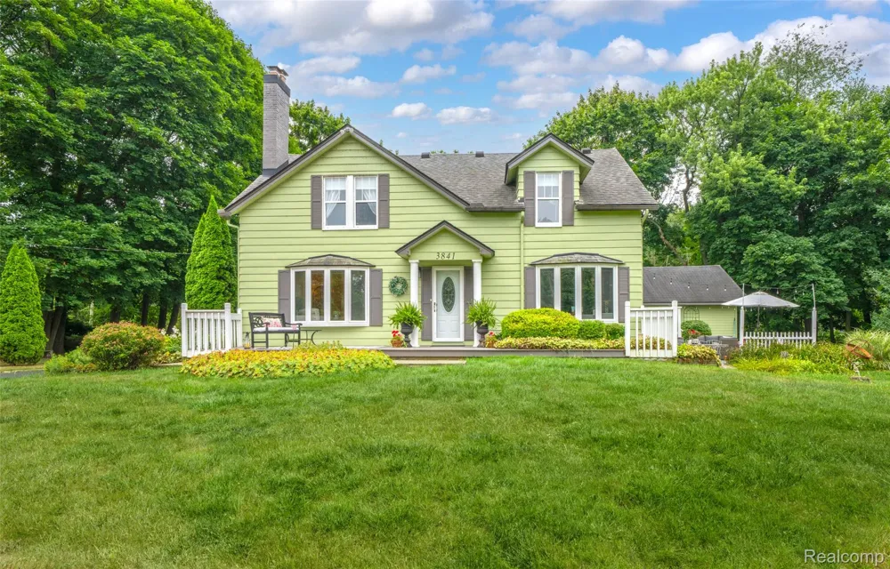 3841 Covert Road Waterford Charter Township, MI 48328