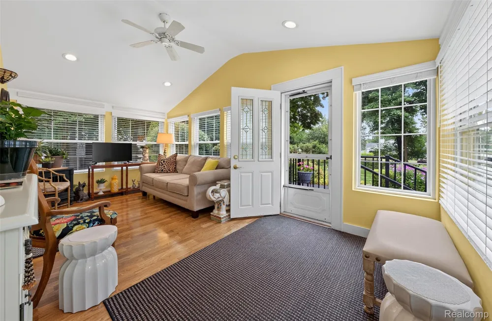 3841 Covert Road Waterford Charter Township, MI 48328