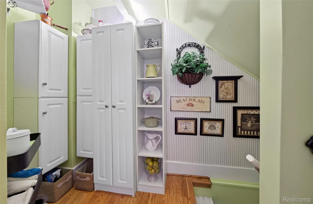 3841 Covert Road Waterford Charter Township, MI 48328