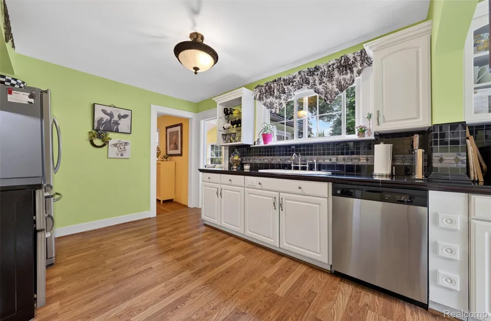 3841 Covert Road Waterford Charter Township, MI 48328