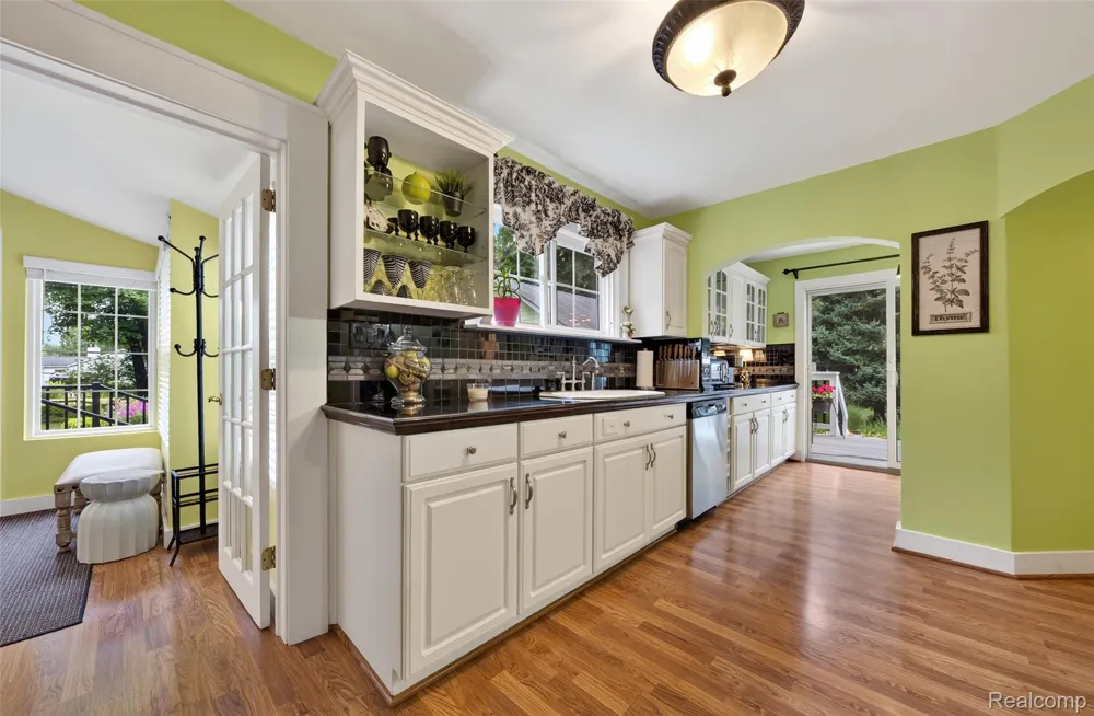 3841 Covert Road Waterford Charter Township, MI 48328