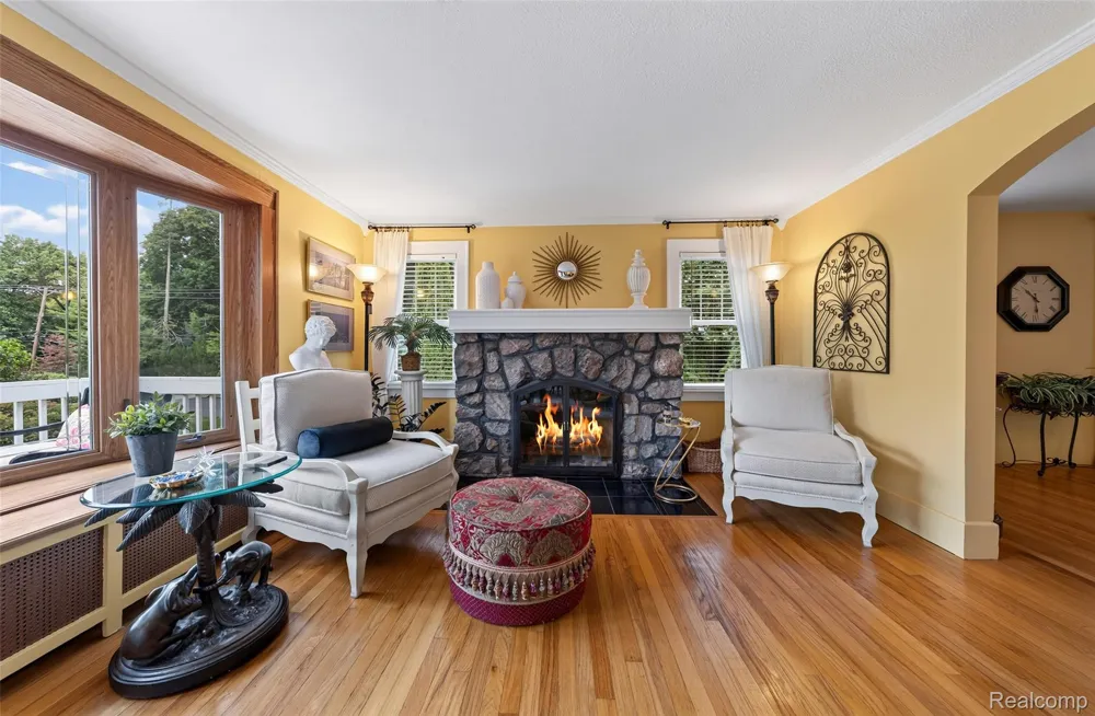3841 Covert Road Waterford Charter Township, MI 48328