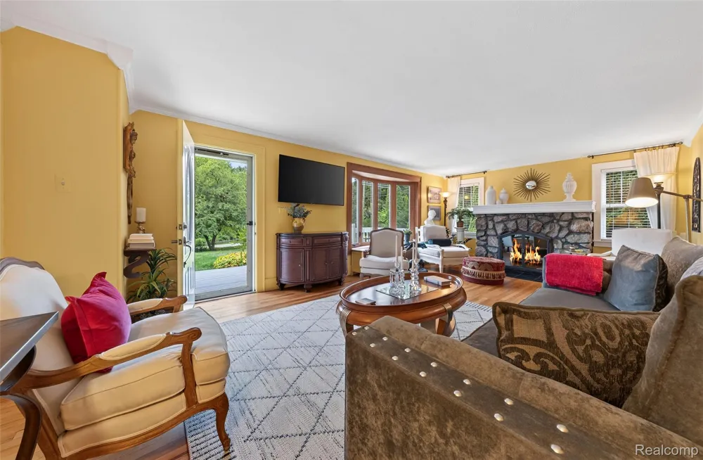3841 Covert Road Waterford Charter Township, MI 48328
