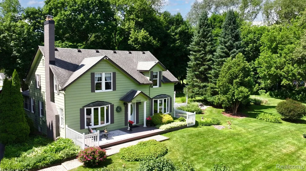 3841 Covert Road Waterford Charter Township, MI 48328