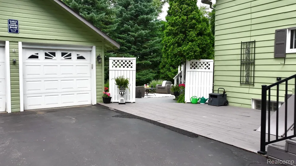 3841 Covert Road Waterford Charter Township, MI 48328