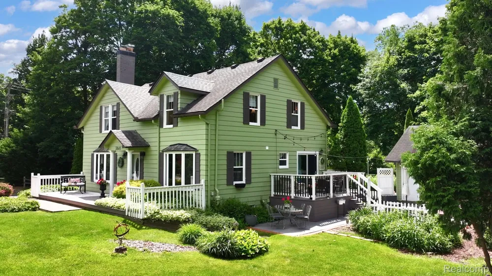 3841 Covert Road Waterford Charter Township, MI 48328