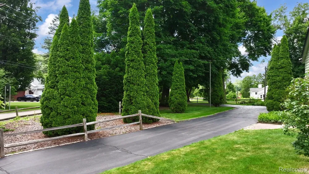 3841 Covert Road Waterford Charter Township, MI 48328