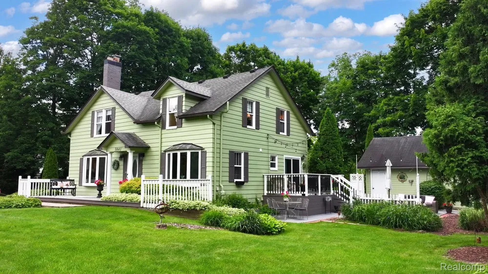 3841 Covert Road Waterford Charter Township, MI 48328
