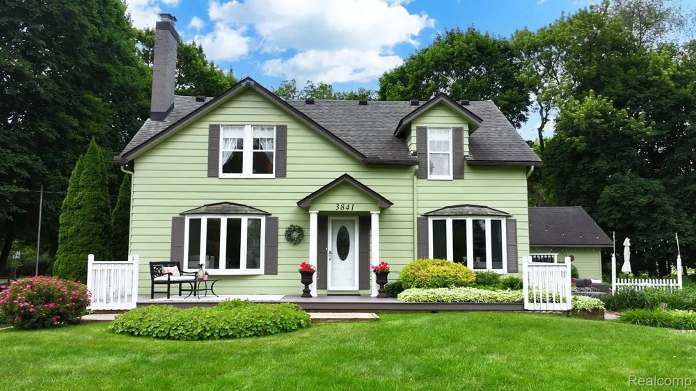 3841 Covert Road Waterford Charter Township, MI 48328