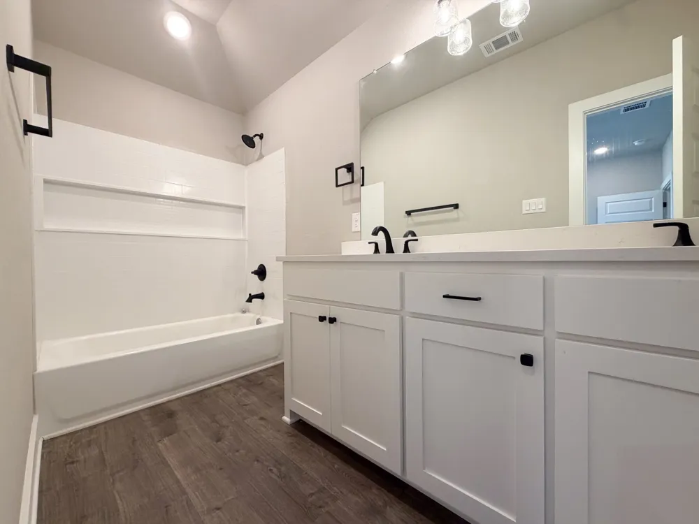 920 Cooksey Court #B Grandview, TX 76050