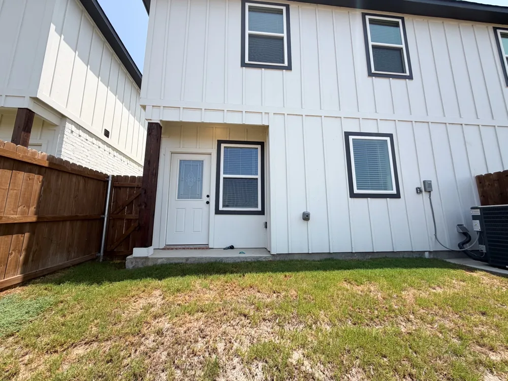 920 Cooksey Court #B Grandview, TX 76050