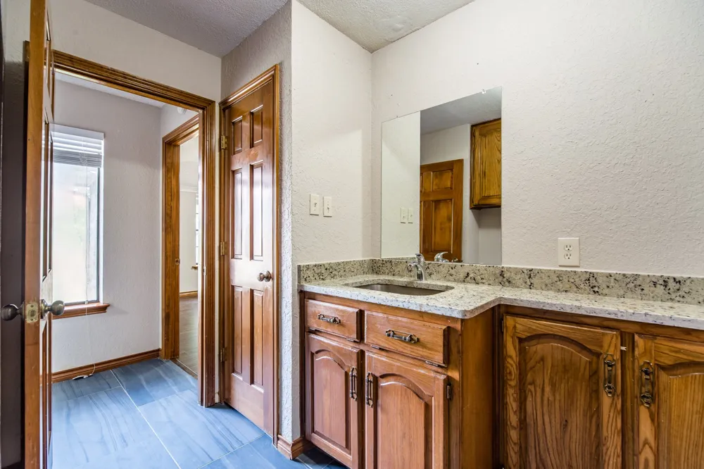 500 Cross Bend Court Irving, TX 75061