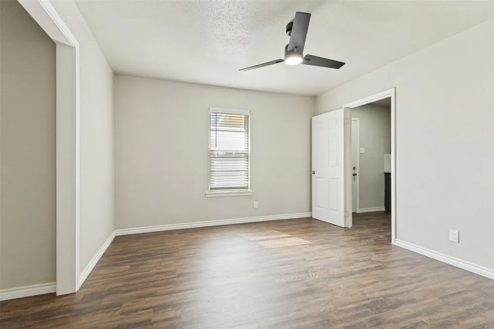 3021 Edith Lane Haltom City, TX 76117