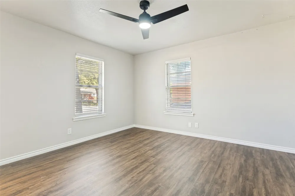 3021 Edith Lane Haltom City, TX 76117