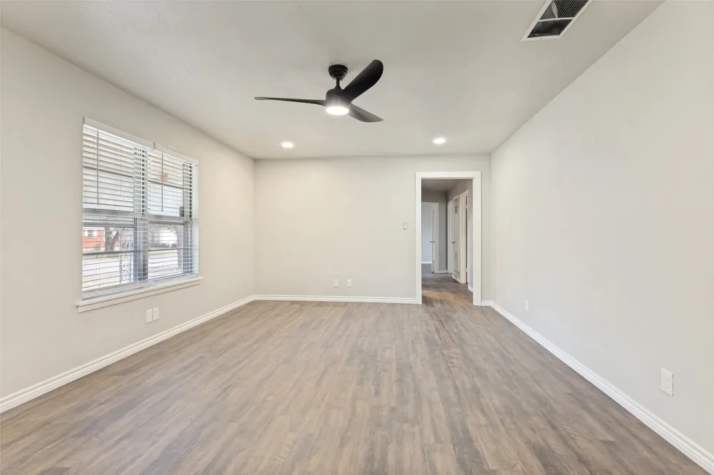 3021 Edith Lane Haltom City, TX 76117
