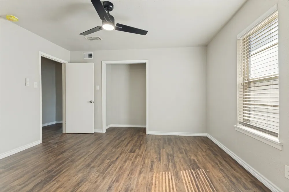 3021 Edith Lane Haltom City, TX 76117