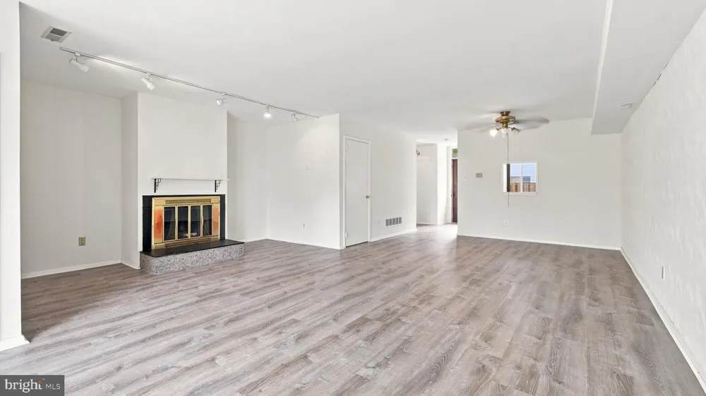 23 CENTENNIAL ROAD Telford, PA 18969
