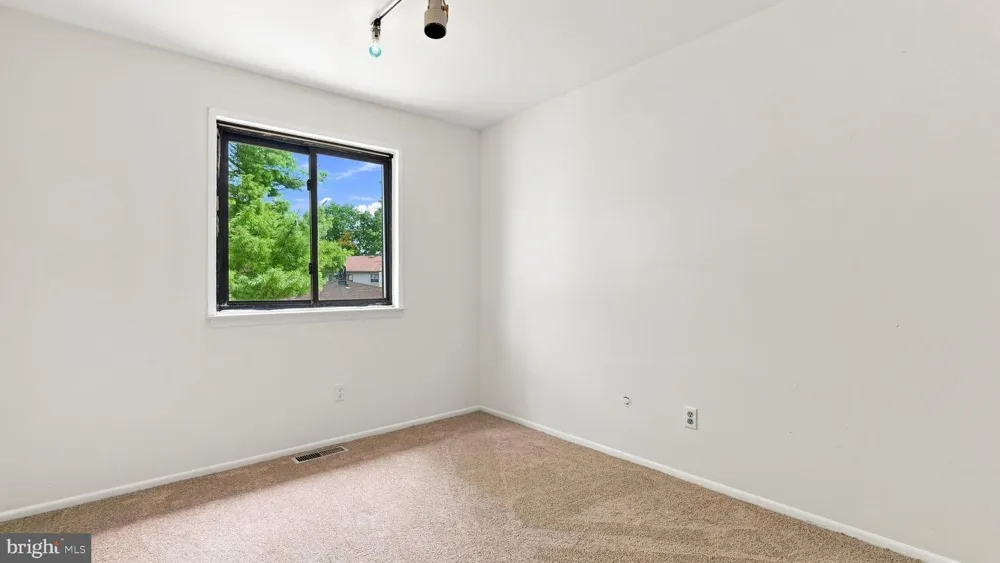 23 CENTENNIAL ROAD Telford, PA 18969