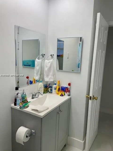 10891 Snapper Creek Dr Miami, FL 33173