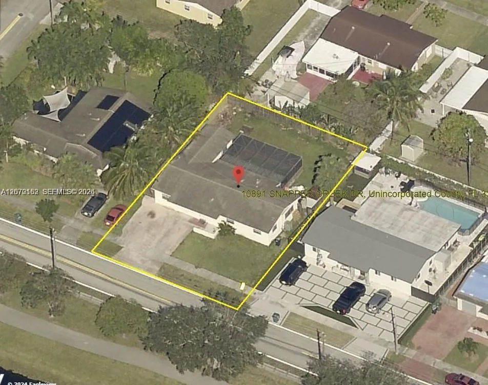 10891 Snapper Creek Dr Miami, FL 33173
